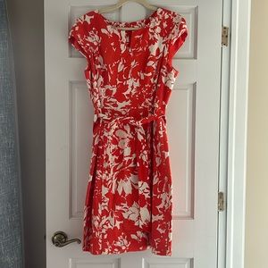 Stunning dress. Full of color and perfect for spring/summer!